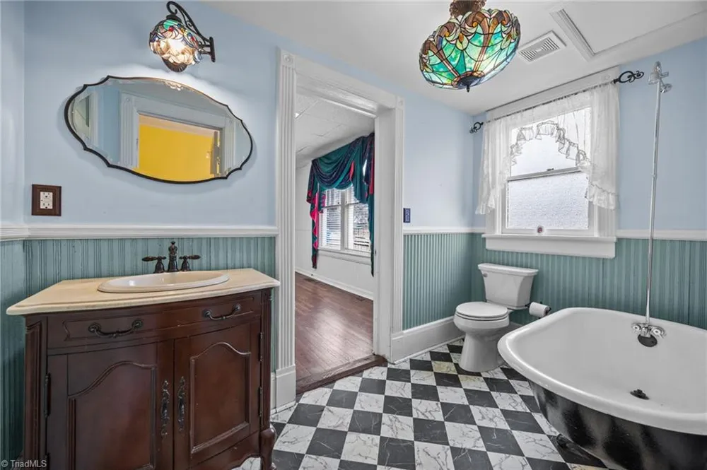 408 S Main Street Reidsville, NC 27320