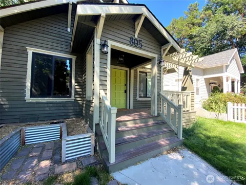 805 E 4th Ave