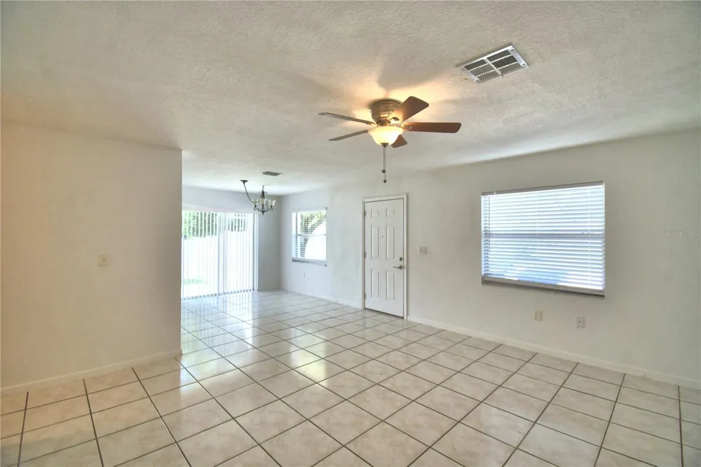 914 GRAPE AVENUE St Cloud, FL 34769