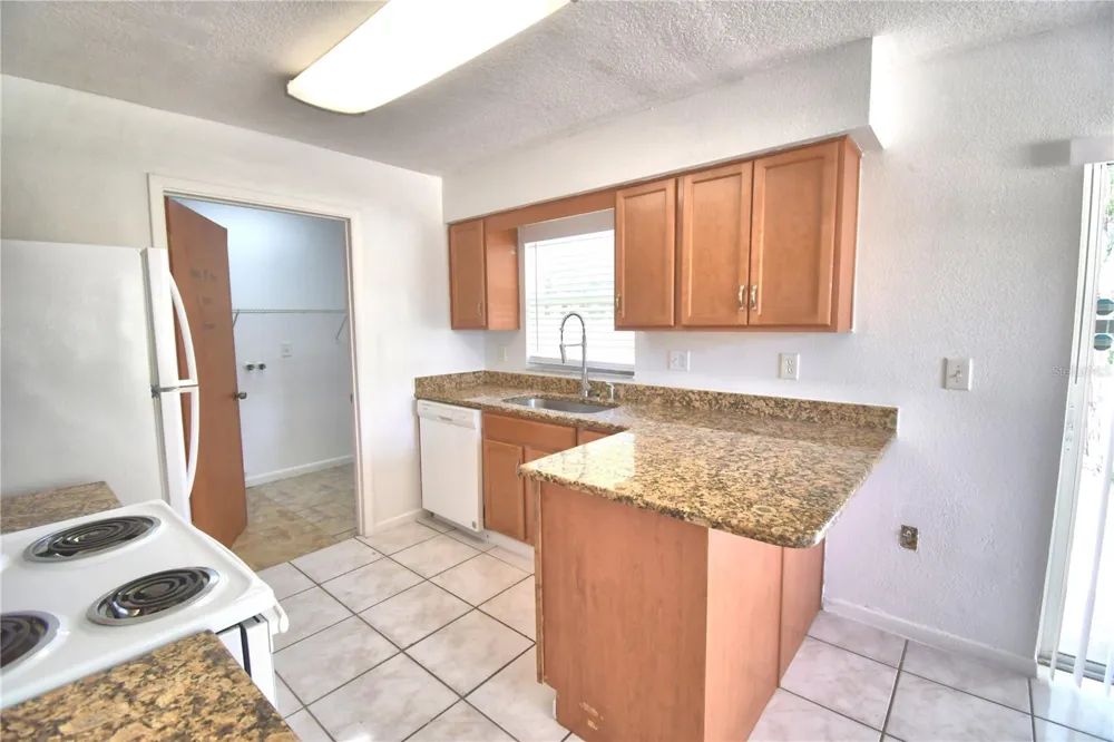 914 GRAPE AVENUE St Cloud, FL 34769