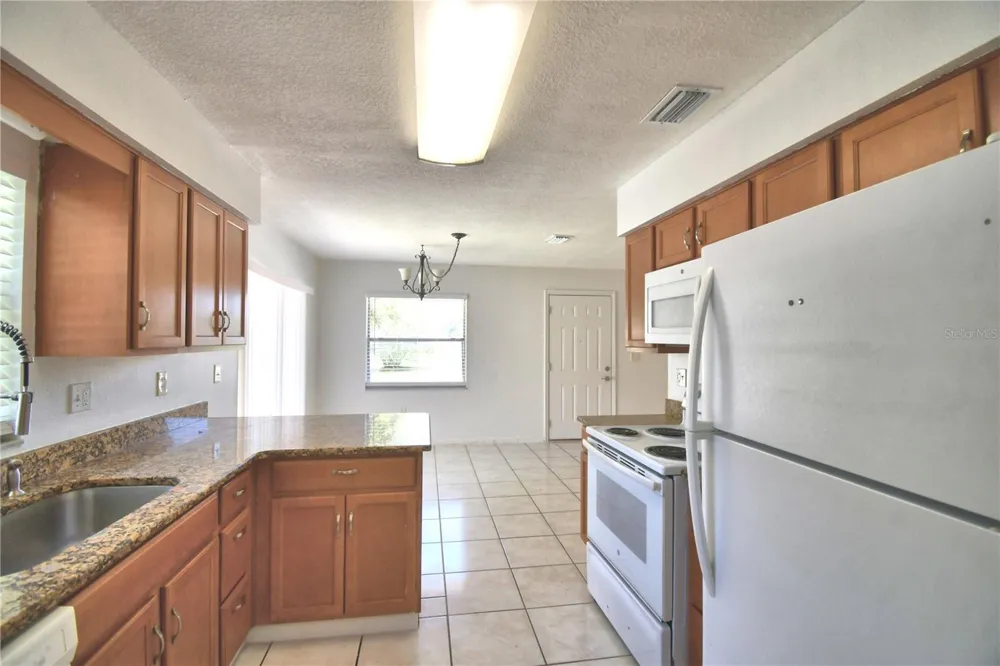 914 GRAPE AVENUE St Cloud, FL 34769