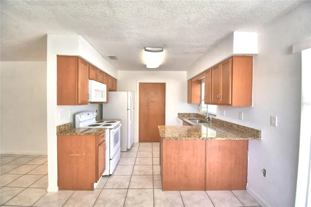 914 GRAPE AVENUE St Cloud, FL 34769
