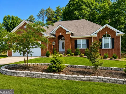 136 Eagles Nest CIR