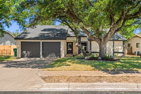410 Oakridge Pass