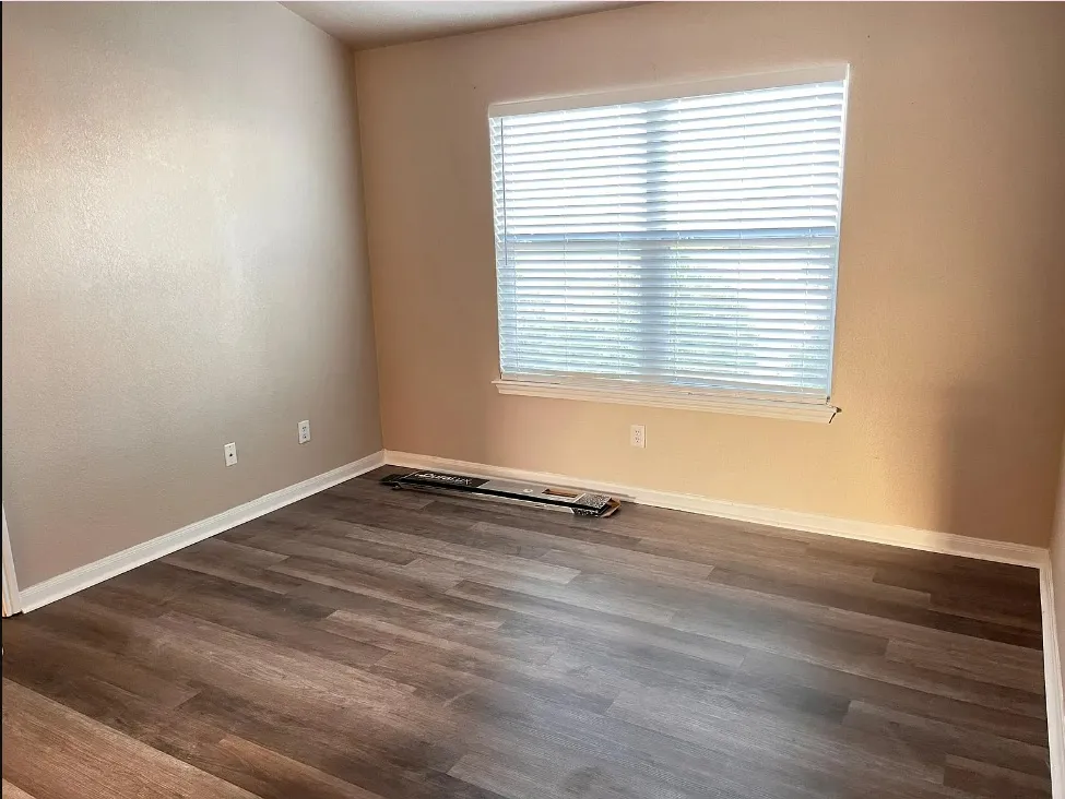 243 Devonshire Drive Kyle, TX 78640