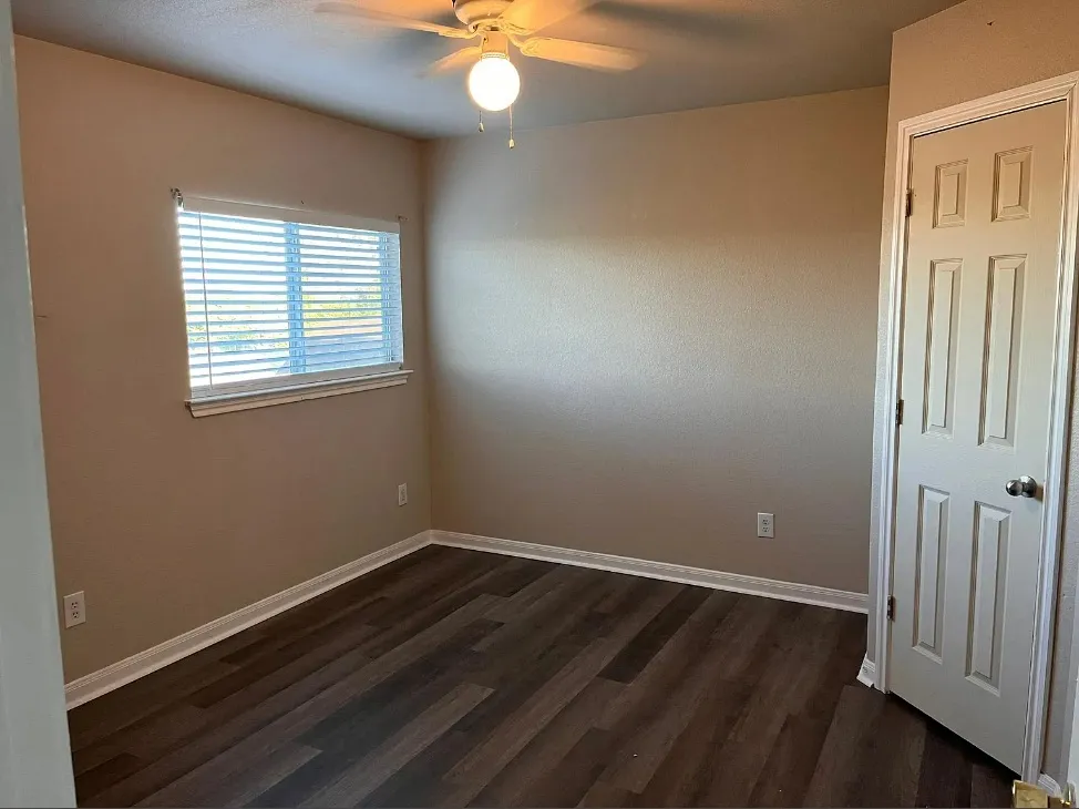 243 Devonshire Drive Kyle, TX 78640