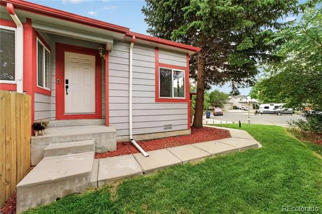 3856 S Gibralter Street Aurora, CO 80013