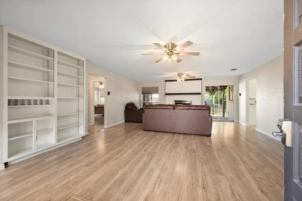 108 Haywood Drive Benbrook, TX 76126