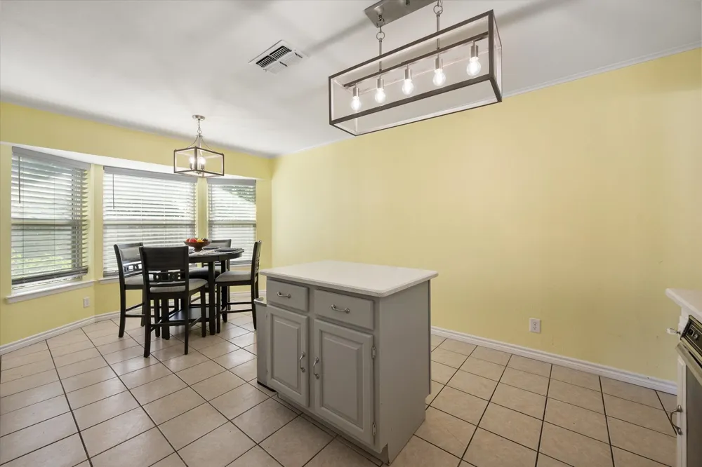 108 Haywood Drive Benbrook, TX 76126