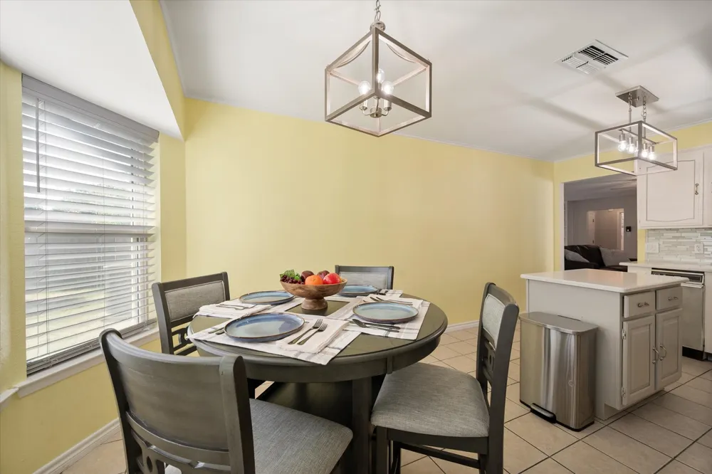 108 Haywood Drive Benbrook, TX 76126
