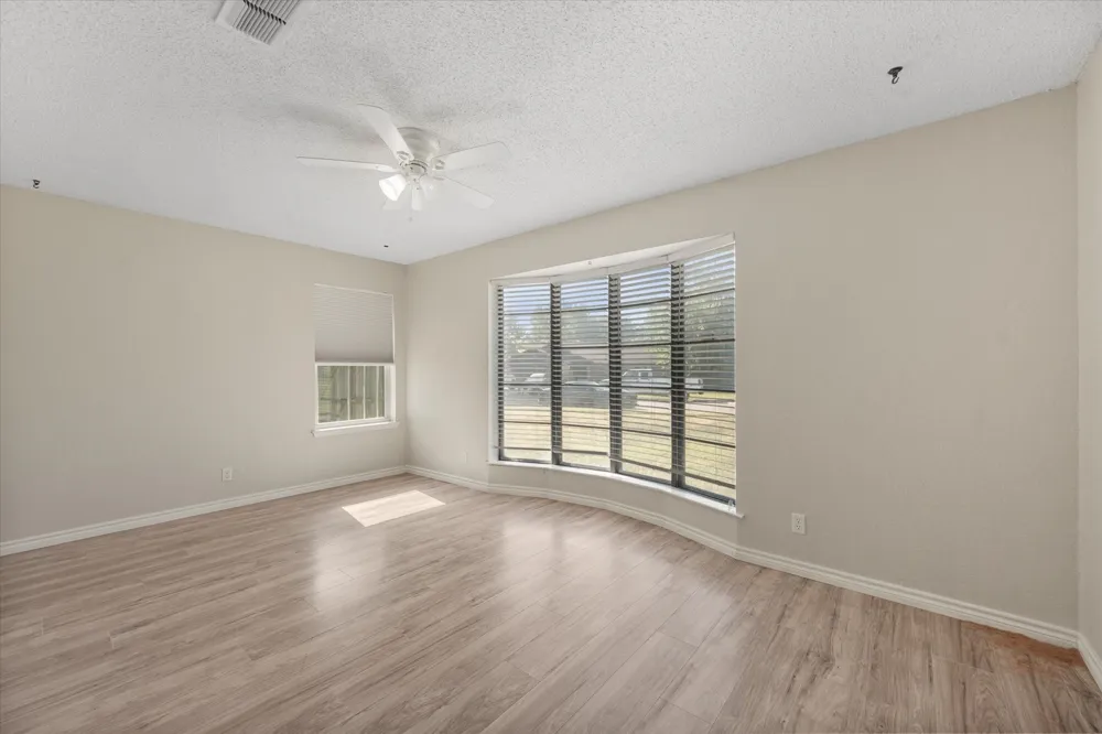 108 Haywood Drive Benbrook, TX 76126