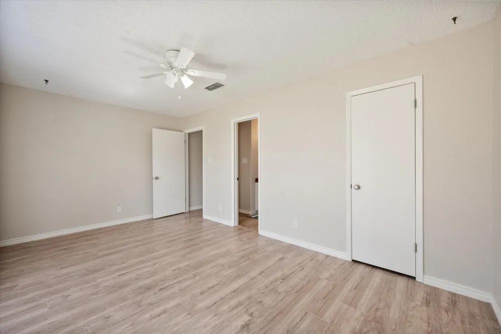108 Haywood Drive Benbrook, TX 76126