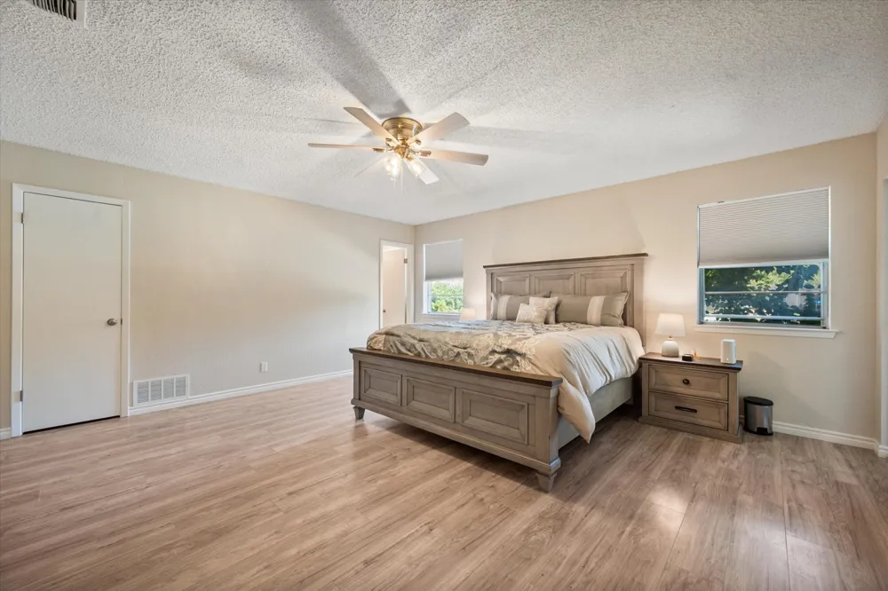 108 Haywood Drive Benbrook, TX 76126