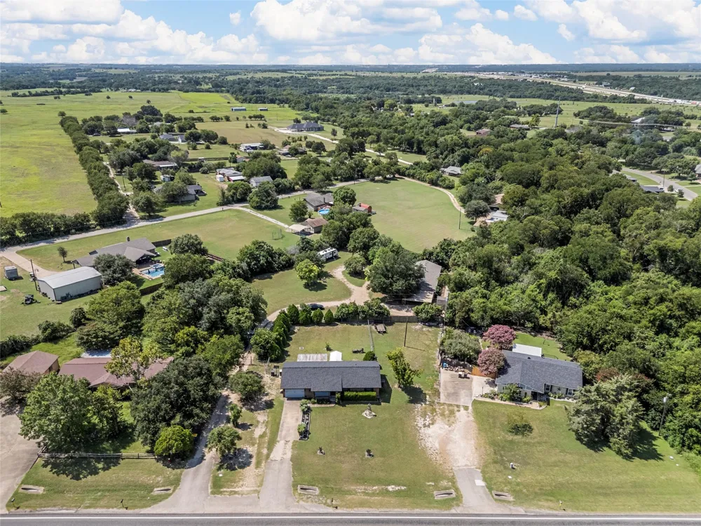 611 Rosenthal Road Lorena, TX 76655