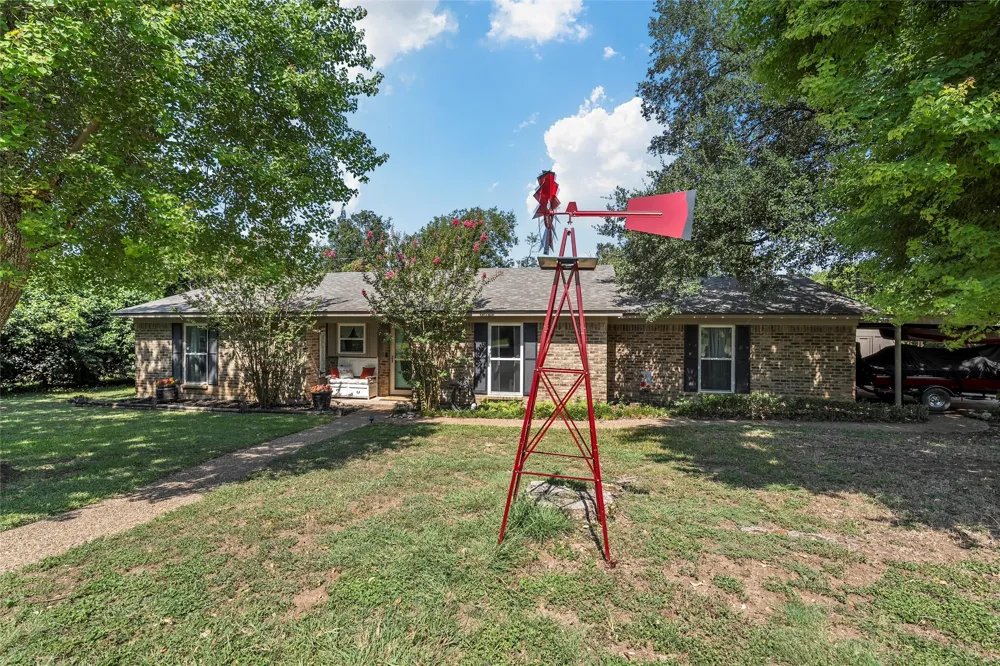 611 Rosenthal Road Lorena, TX 76655