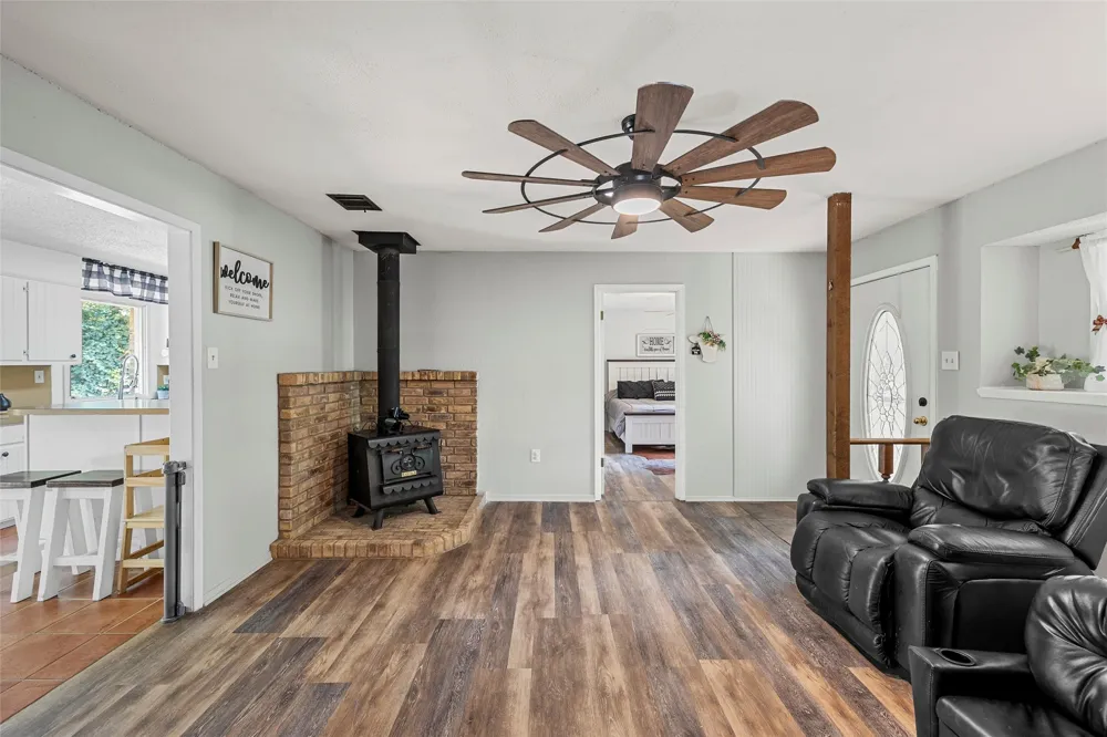 611 Rosenthal Road Lorena, TX 76655