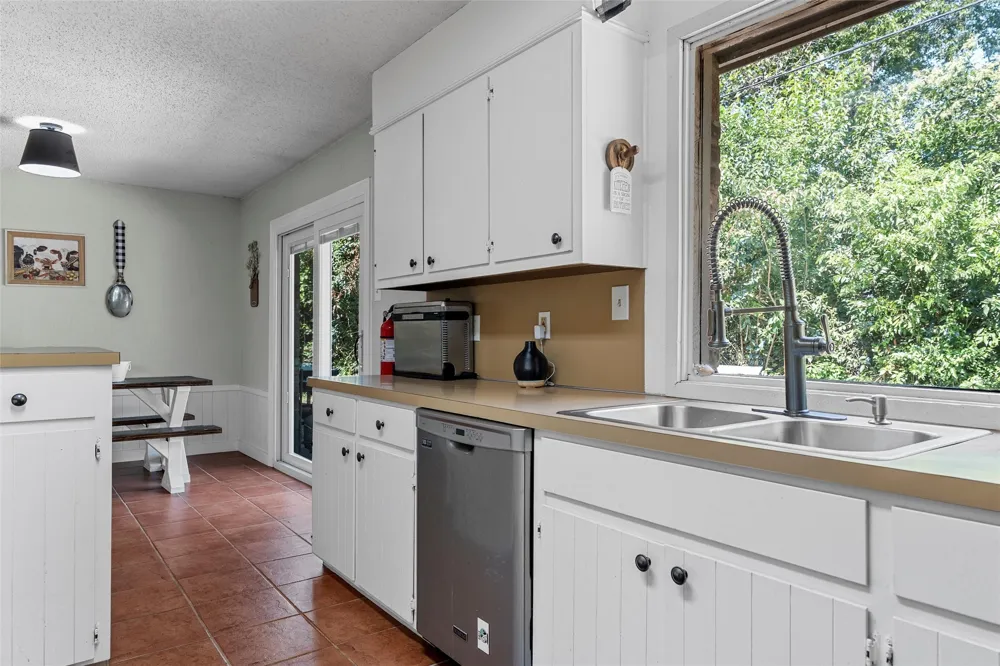 611 Rosenthal Road Lorena, TX 76655