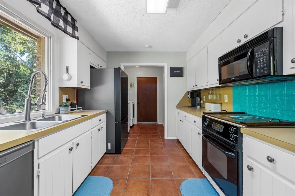 611 Rosenthal Road Lorena, TX 76655
