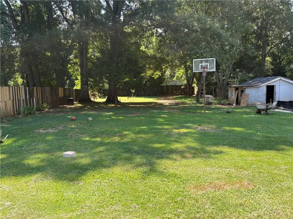 309 Glen Iris Drive Monroe, GA 30655