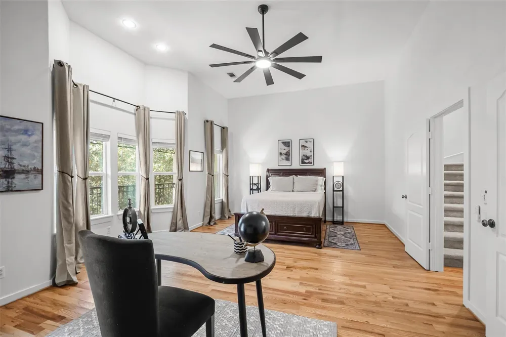 4420 Blossom Street Houston, TX 77007
