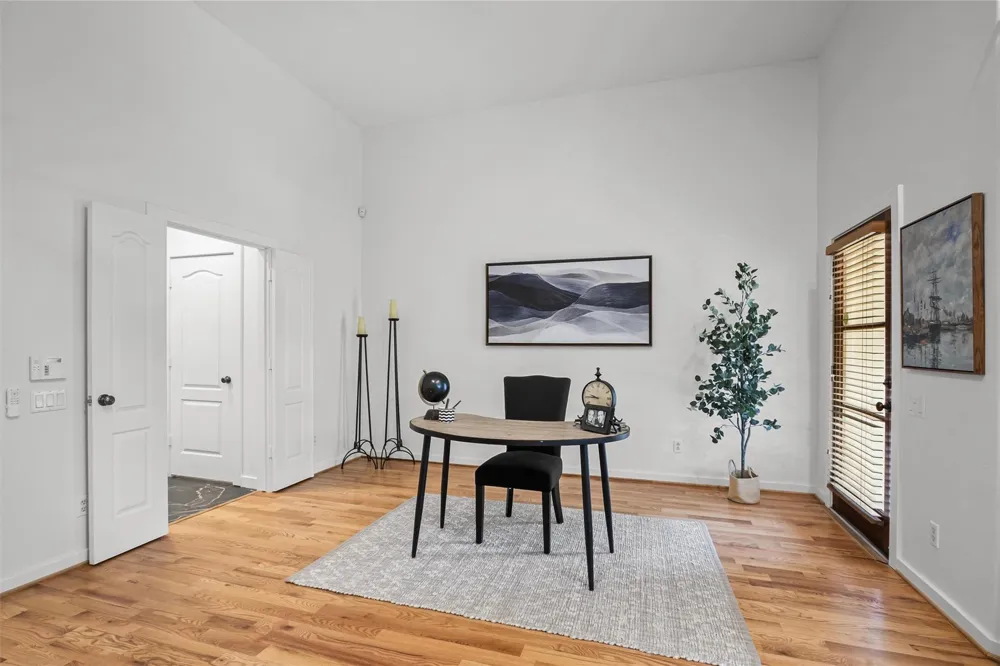 4420 Blossom Street Houston, TX 77007