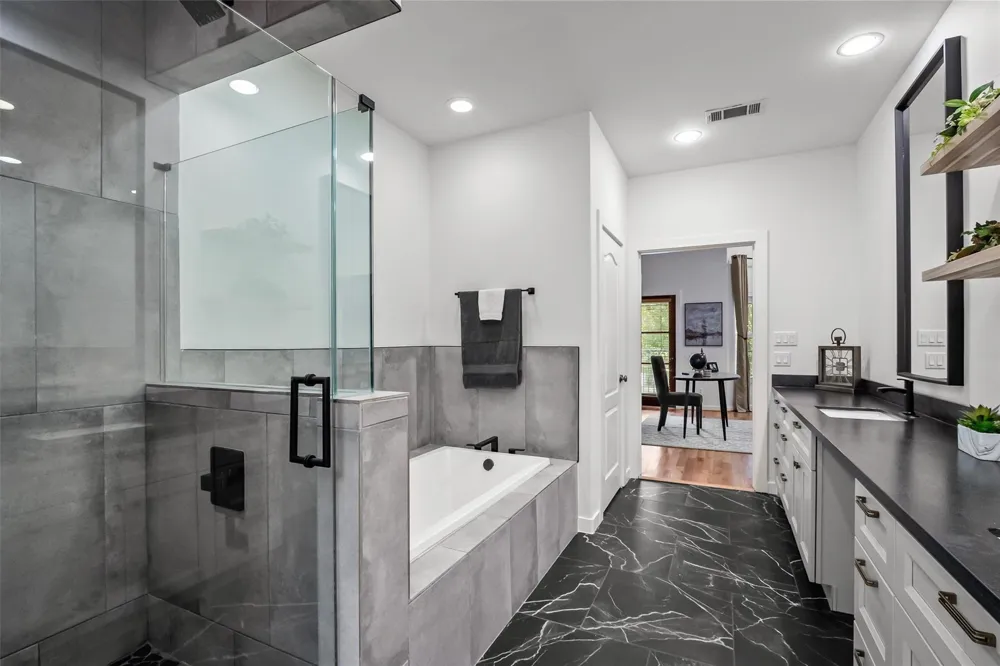 4420 Blossom Street Houston, TX 77007