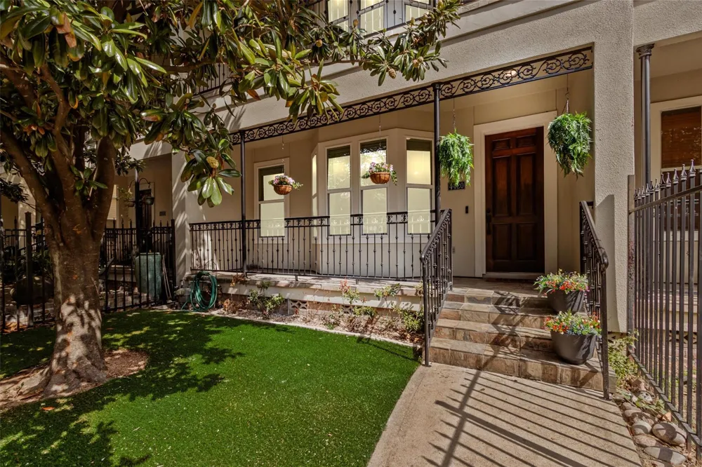 4420 Blossom Street Houston, TX 77007