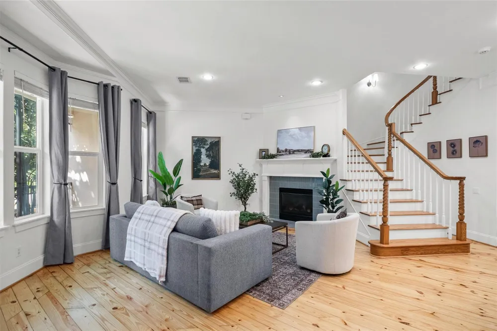 4420 Blossom Street Houston, TX 77007