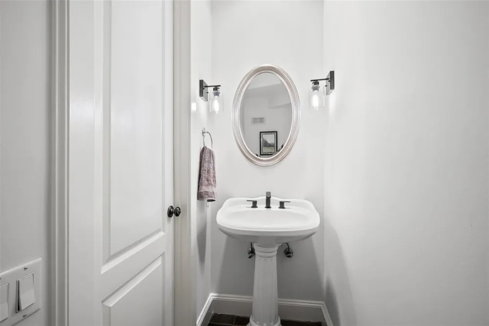4420 Blossom Street Houston, TX 77007