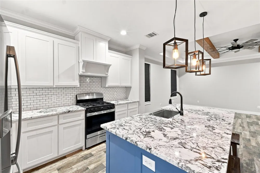 36 Prairie Oaks Drive La Marque, TX 77510