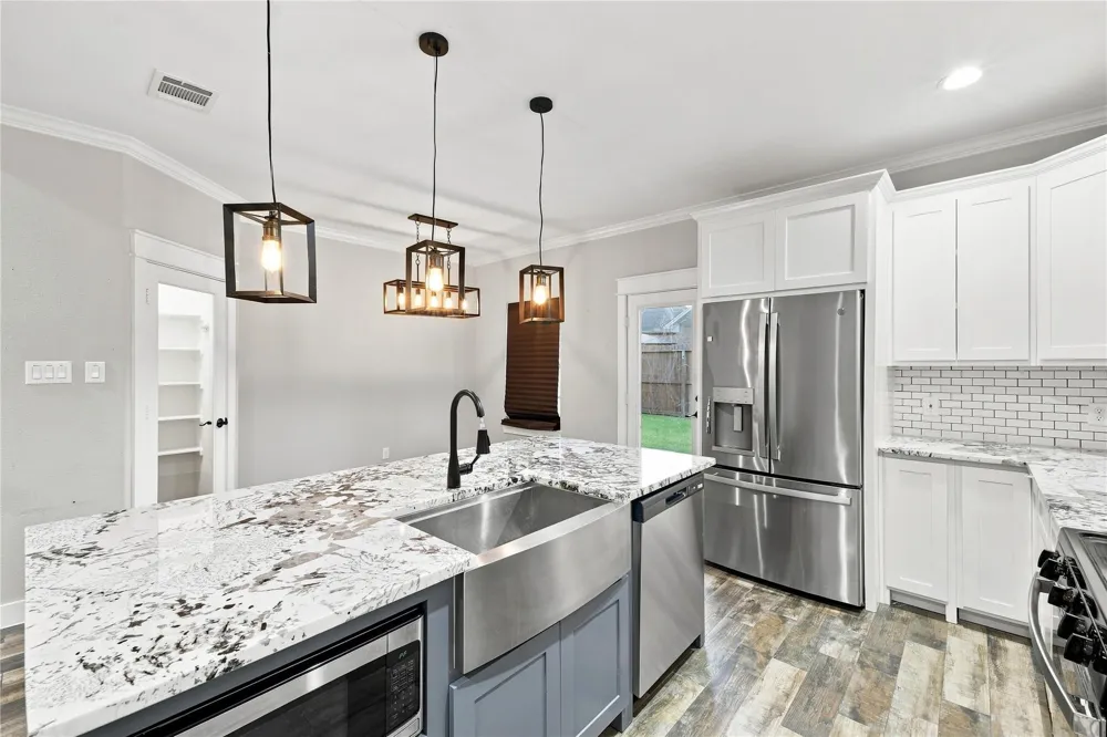 36 Prairie Oaks Drive La Marque, TX 77510