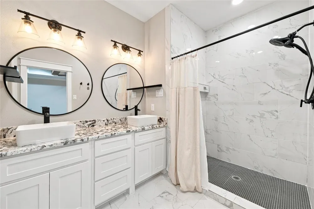 36 Prairie Oaks Drive La Marque, TX 77510