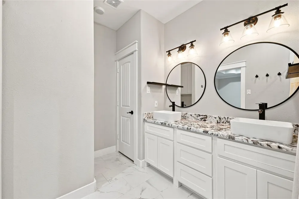 36 Prairie Oaks Drive La Marque, TX 77510