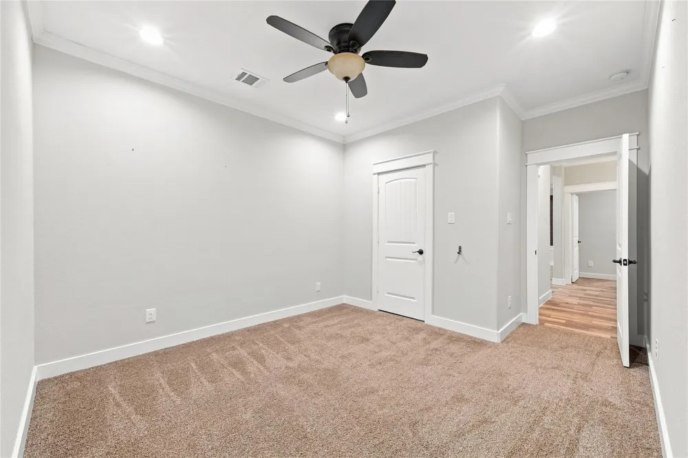 36 Prairie Oaks Drive La Marque, TX 77510