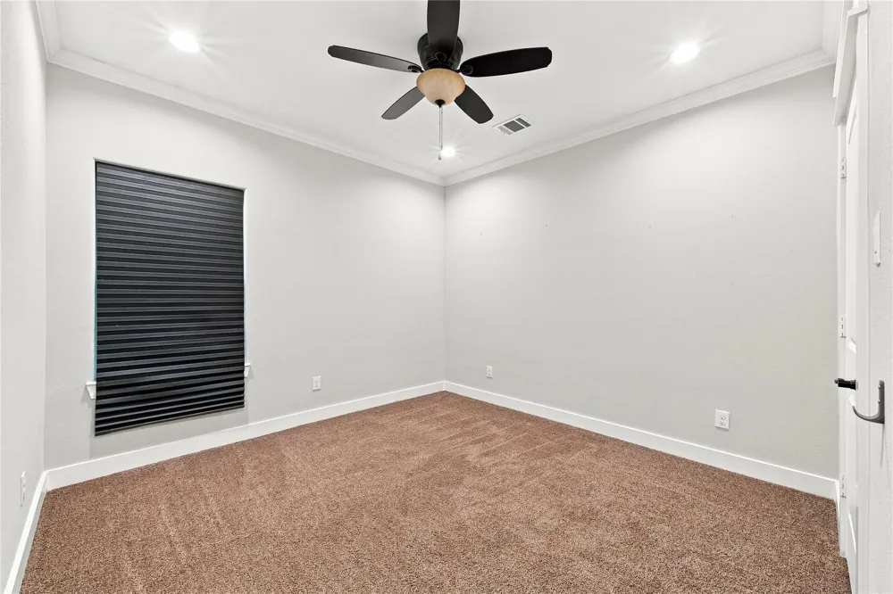 36 Prairie Oaks Drive La Marque, TX 77510