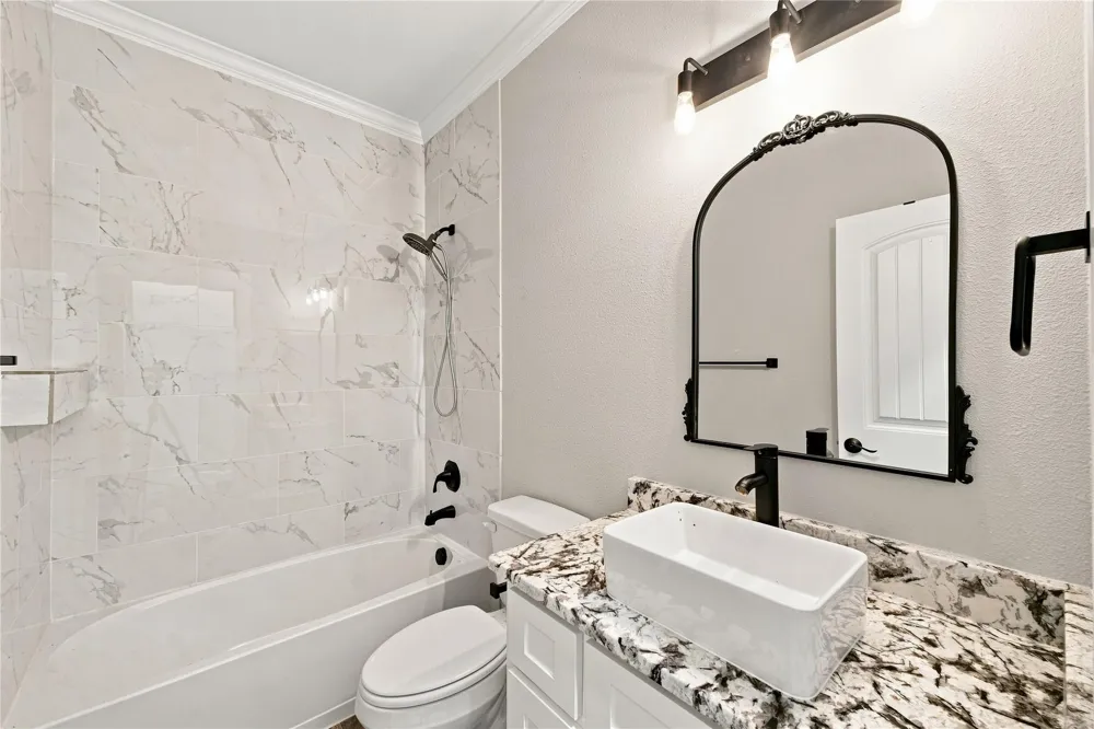 36 Prairie Oaks Drive La Marque, TX 77510