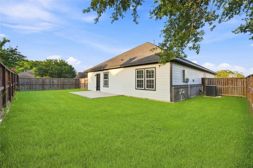 36 Prairie Oaks Drive La Marque, TX 77510