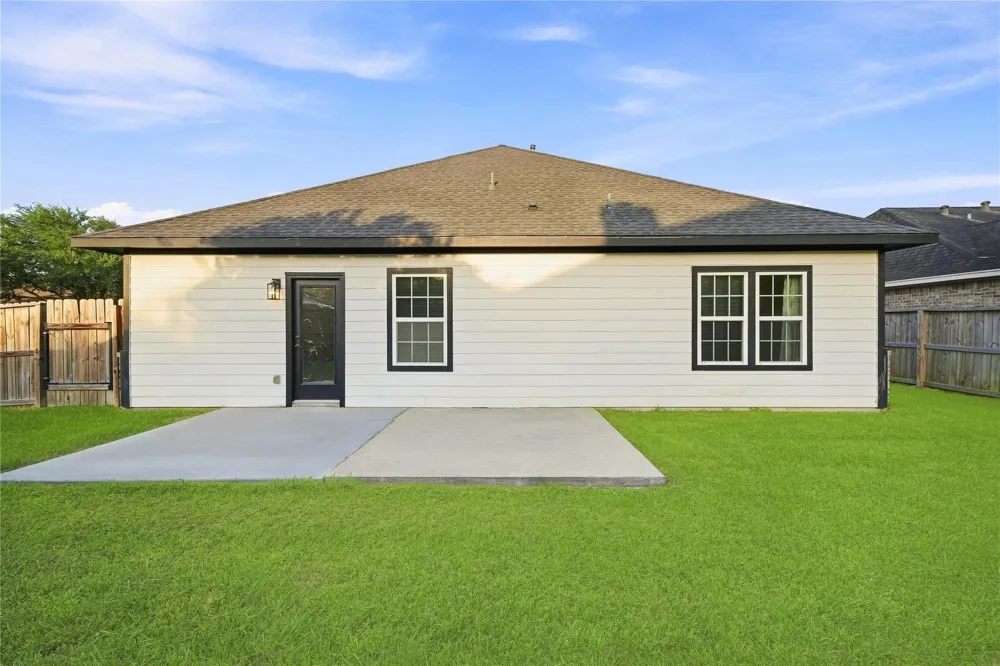 36 Prairie Oaks Drive La Marque, TX 77510