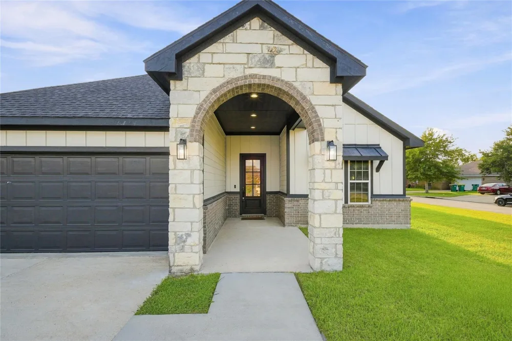 36 Prairie Oaks Drive La Marque, TX 77510