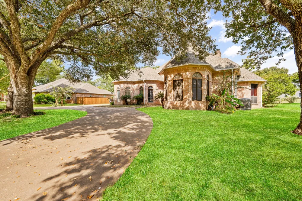 5107 Waterbeck Street Fulshear, TX 77441