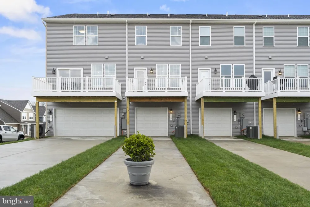 24 DEMOCRACY MEWS Ranson, WV 25438
