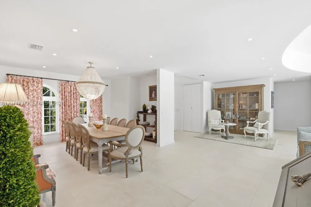 2532 NW Lake Ave Miami Beach, FL 33140