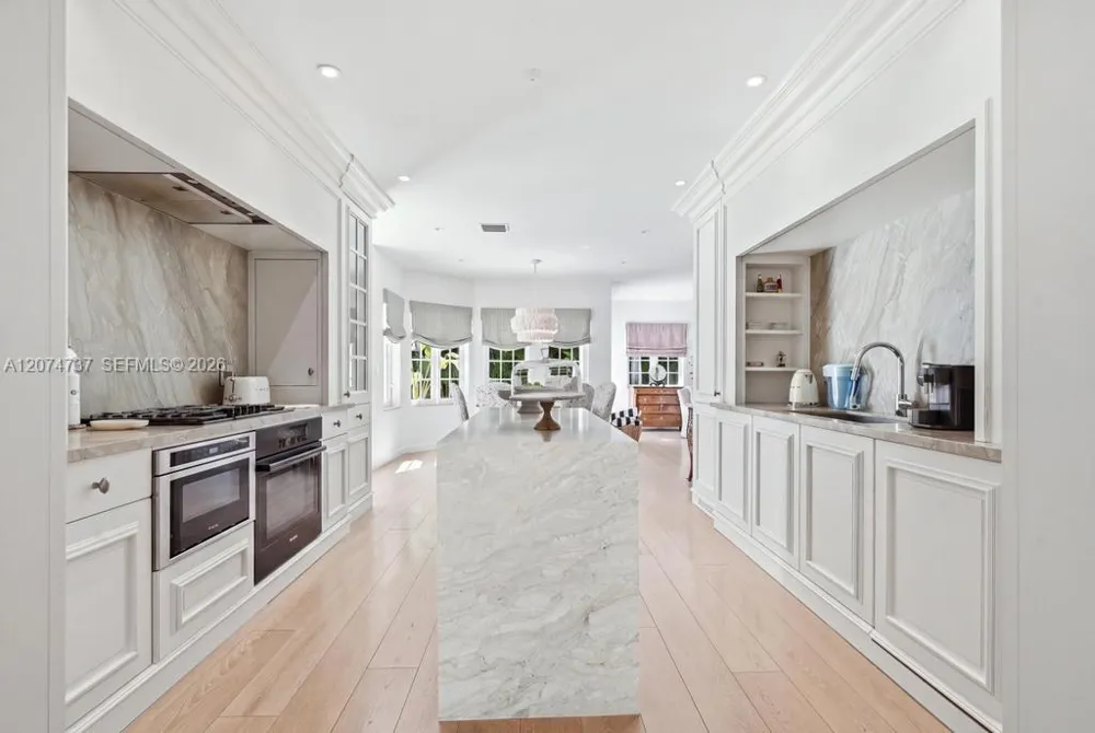 2532 NW Lake Ave Miami Beach, FL 33140