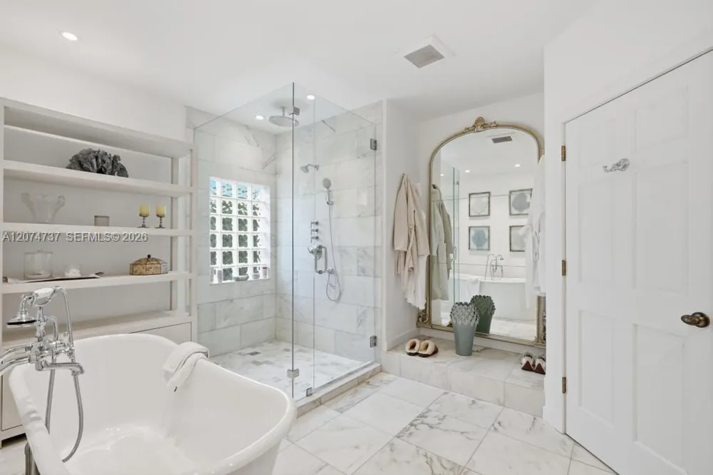 2532 NW Lake Ave Miami Beach, FL 33140