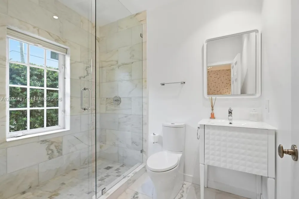 2532 NW Lake Ave Miami Beach, FL 33140