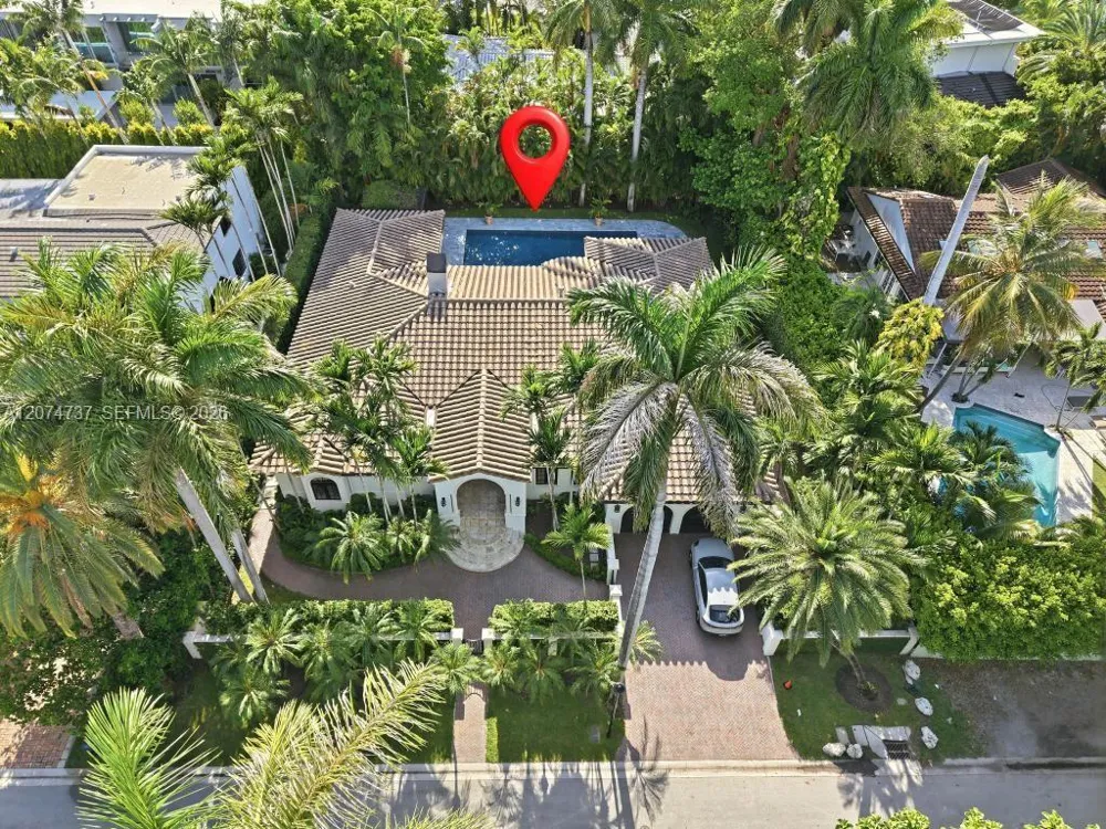 2532 NW Lake Ave Miami Beach, FL 33140
