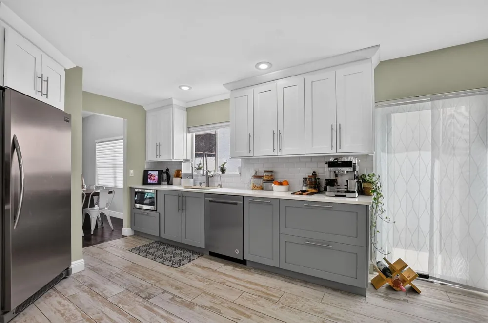 10426 BUENA VENTURA DRIVE Boca Raton, FL 33498