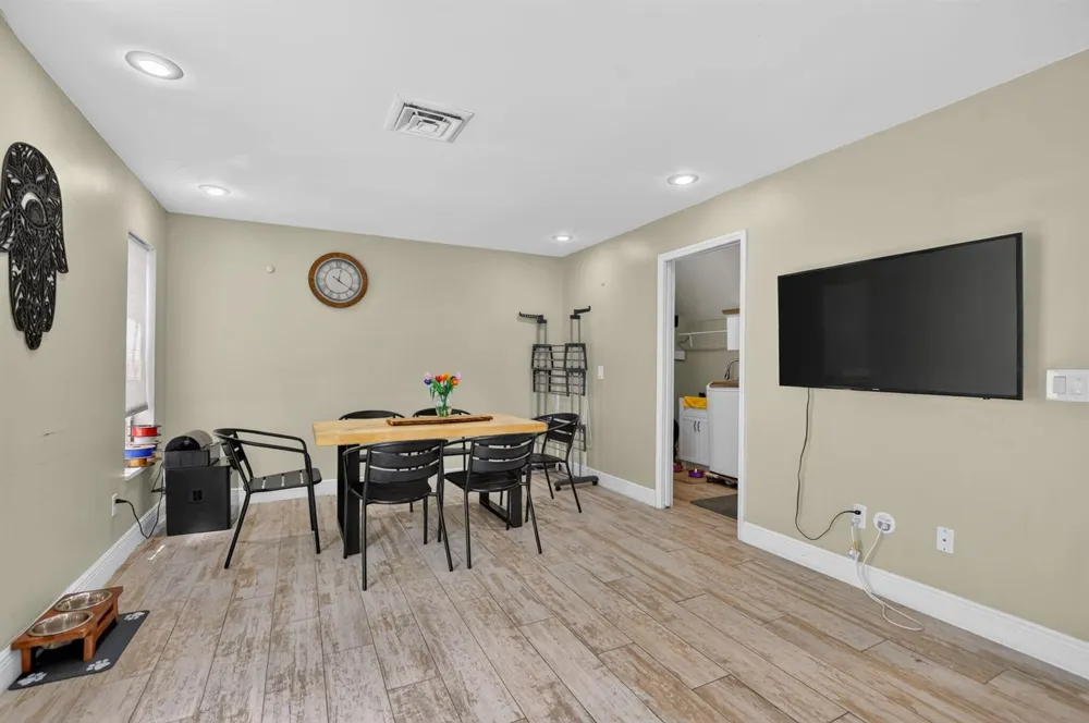 10426 BUENA VENTURA DRIVE Boca Raton, FL 33498