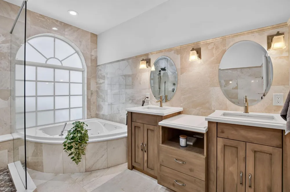 10426 BUENA VENTURA DRIVE Boca Raton, FL 33498