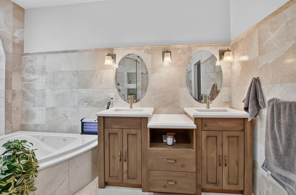 10426 BUENA VENTURA DRIVE Boca Raton, FL 33498
